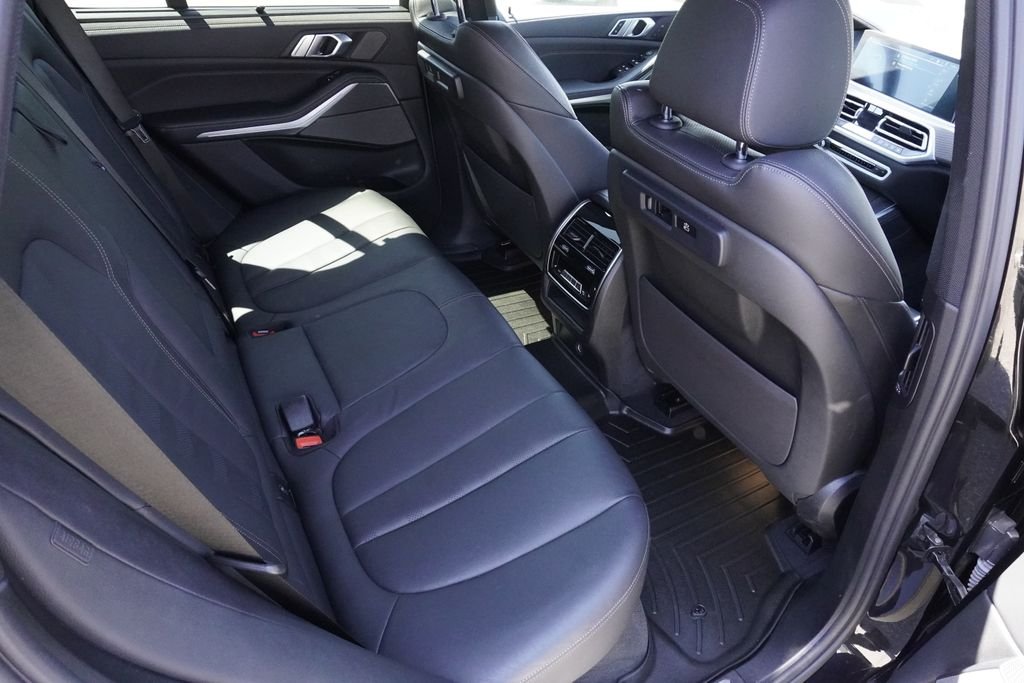 Used 2021 Black BMW xDrive45e image 26
