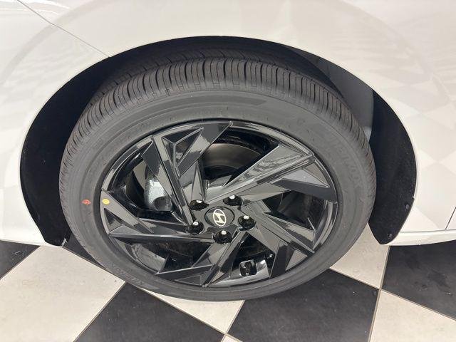 New 2026 White Hyundai SEL Sport Premium image 5