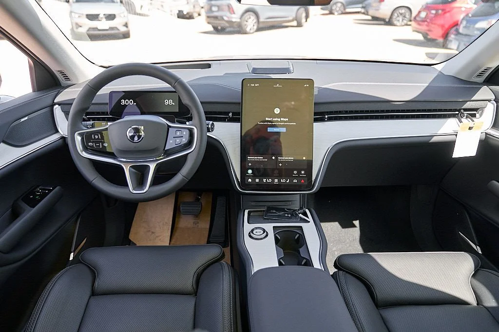 New 2026 Aurora Silver Volvo Ultra image 27