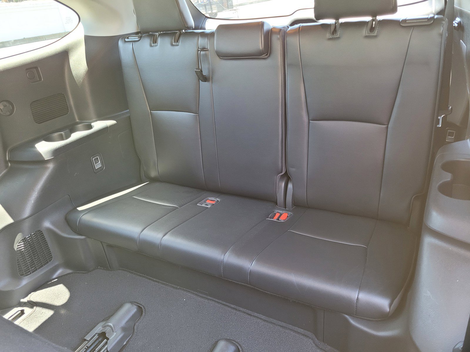 Used 2022  Toyota XLE image 13