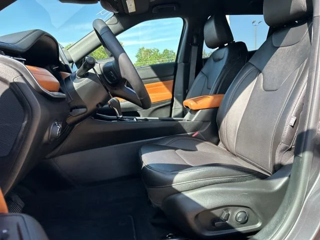 Used 2024 None Jeep Limited image 29