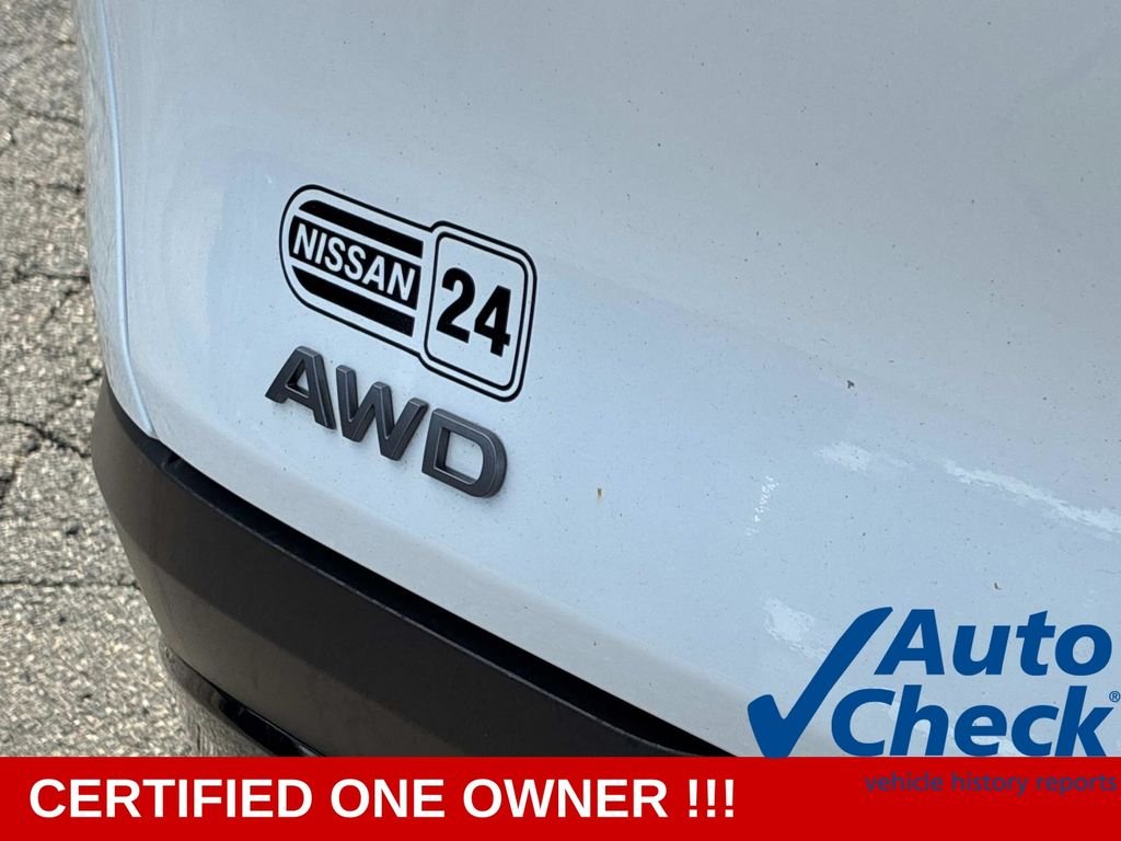 Used 2025 White Nissan SV image 12