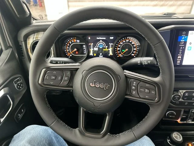 New 2026 Granite Crystal Metallic Clear-Coat Exterior Paint Jeep 85th Anniversary Edition image 12