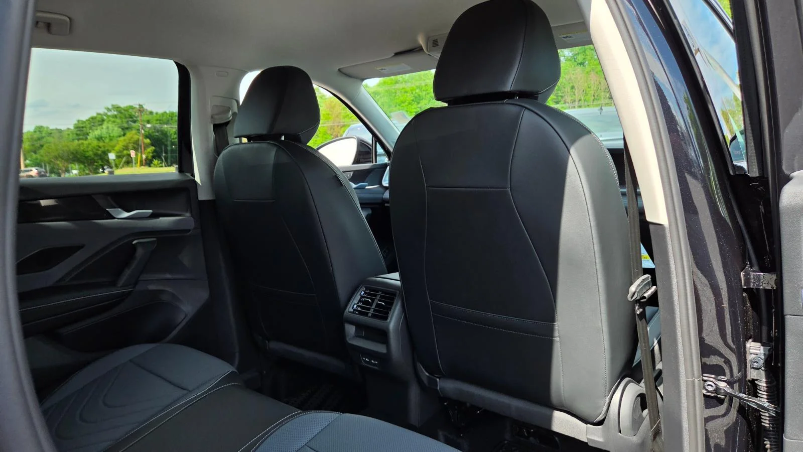 New 2026 Deep Black Pearl Volkswagen SE image 50