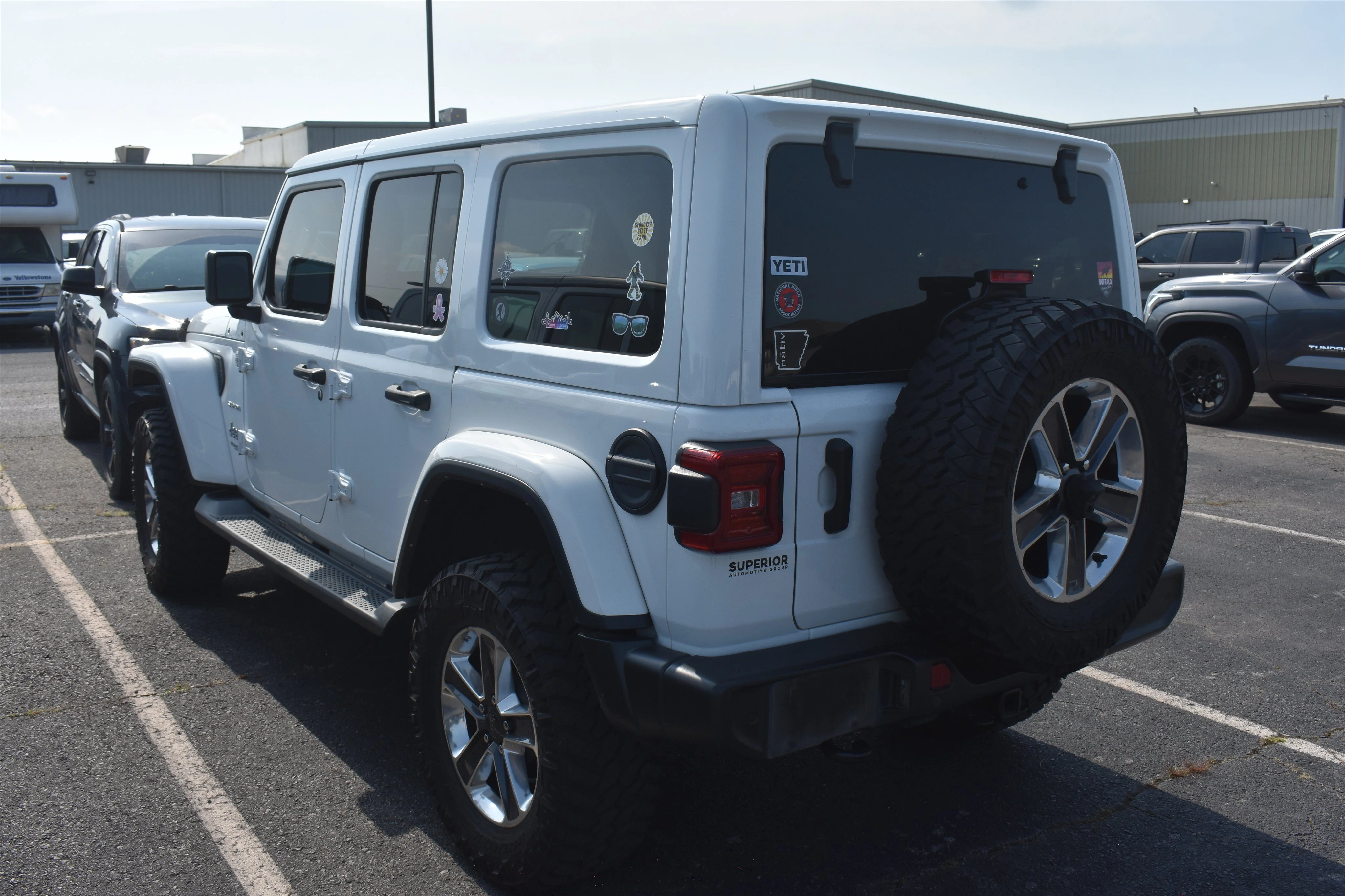 Used 2021 Bright White Clearcoat Jeep Unlimited Sahara image 5
