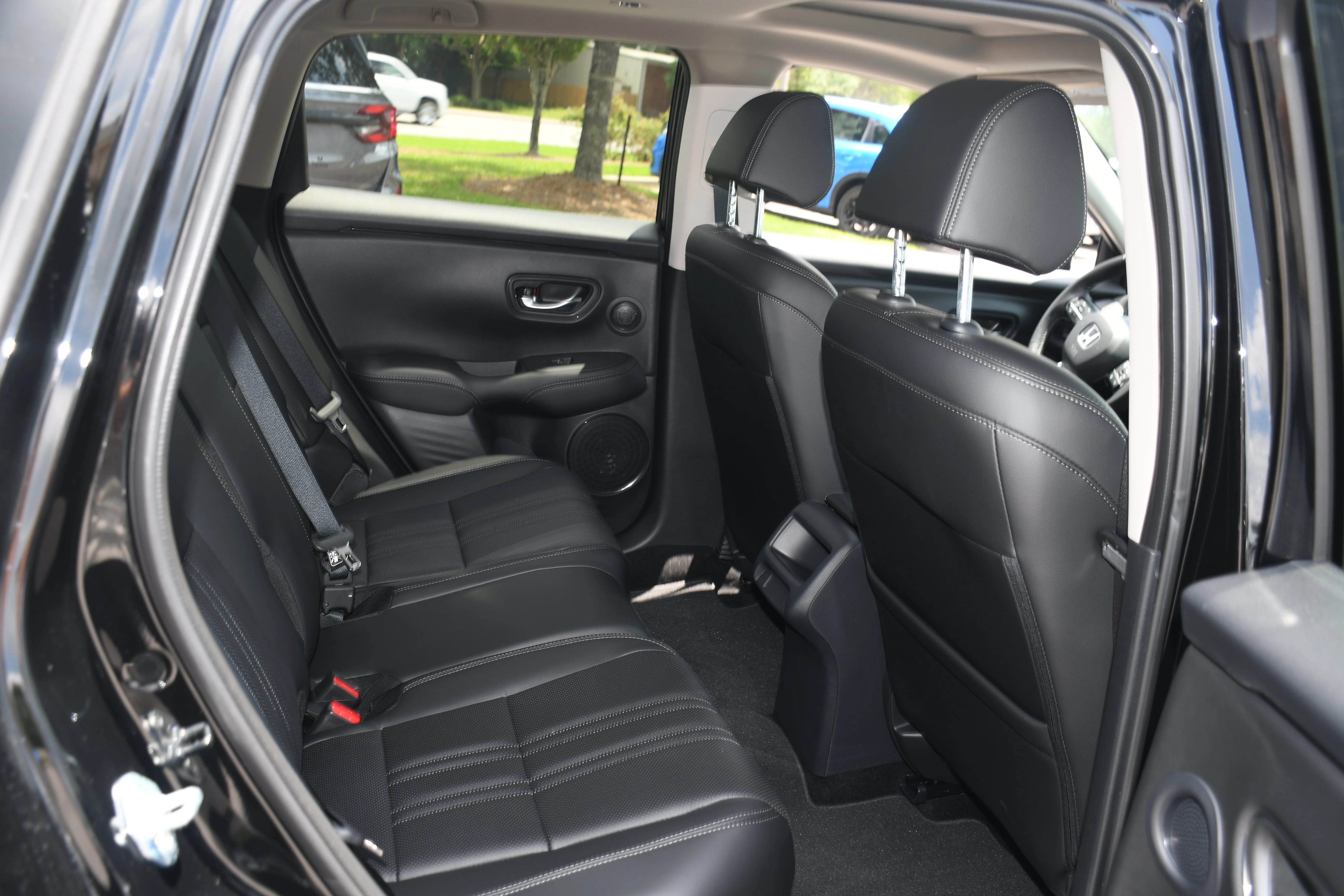 2027 Honda HR-V EX-L - Photo 10