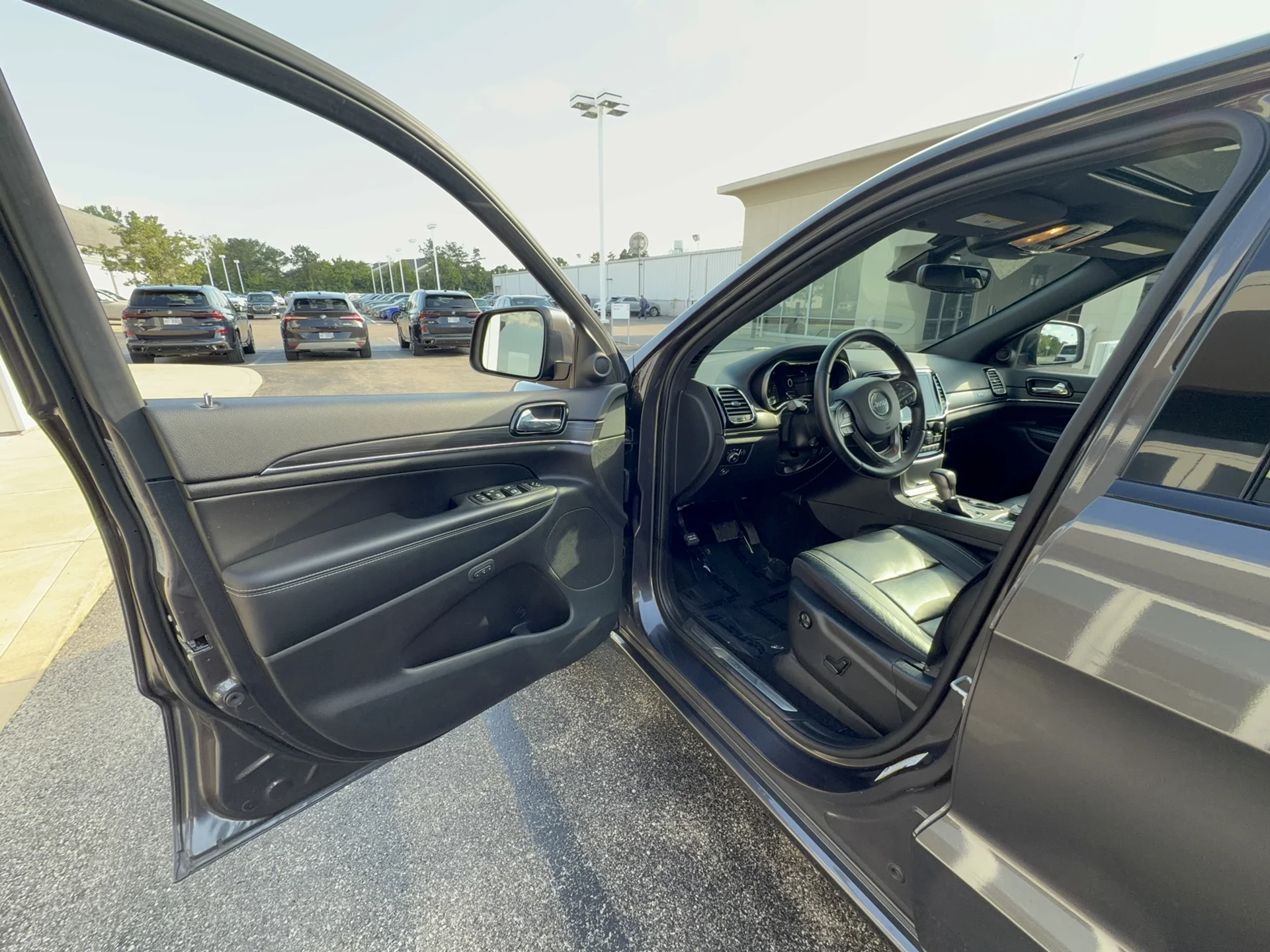 Used 2021 Granite Crystal Metallic Clear Coat Jeep 80th Anniversary Edition image 7