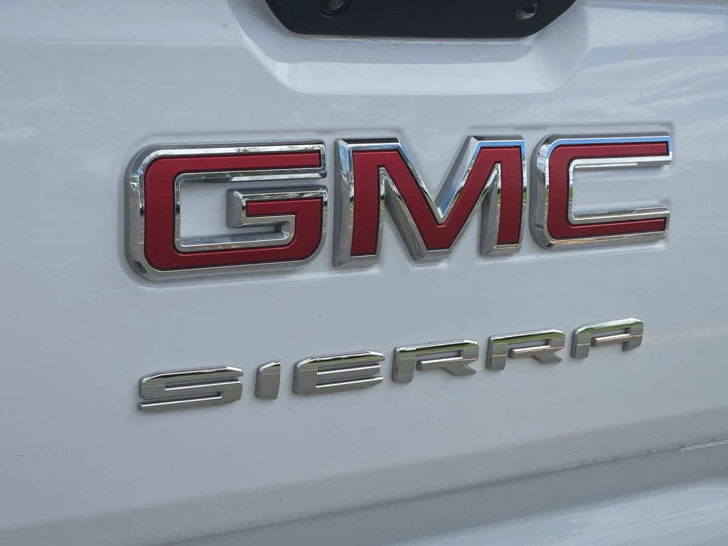 Used 2021 White GMC Elevation image 21