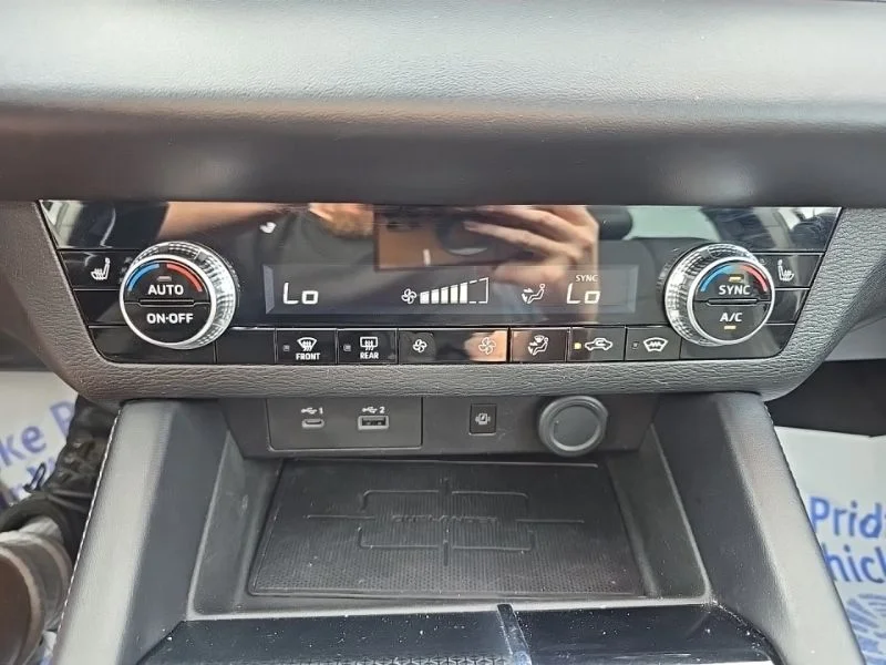 Used 2022  Mitsubishi SE image 17