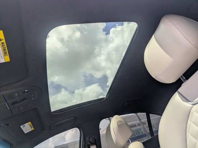 Used 2023 White Genesis 3.3T image 20