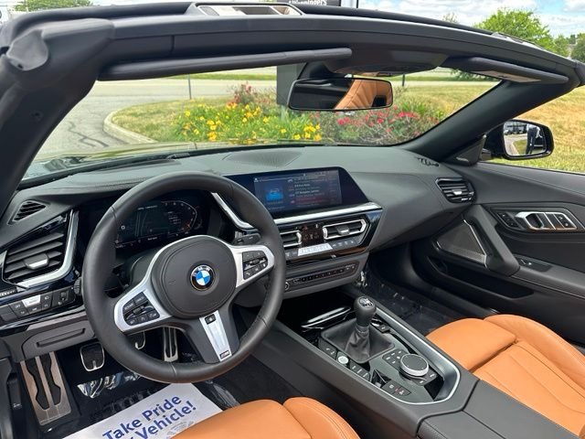 Used 2025 Green BMW sDrive M40i image 20