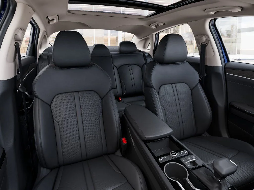 New 2026 Yacht Blue Kia EX image 17