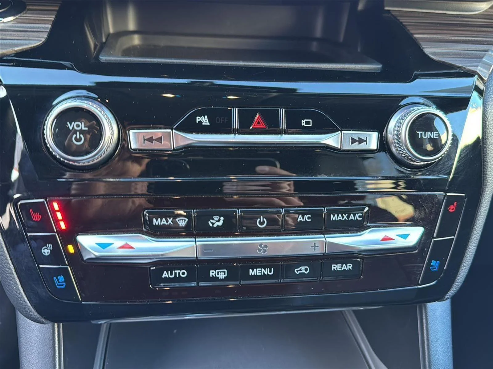2023 Ford Explorer Limited - Photo 21