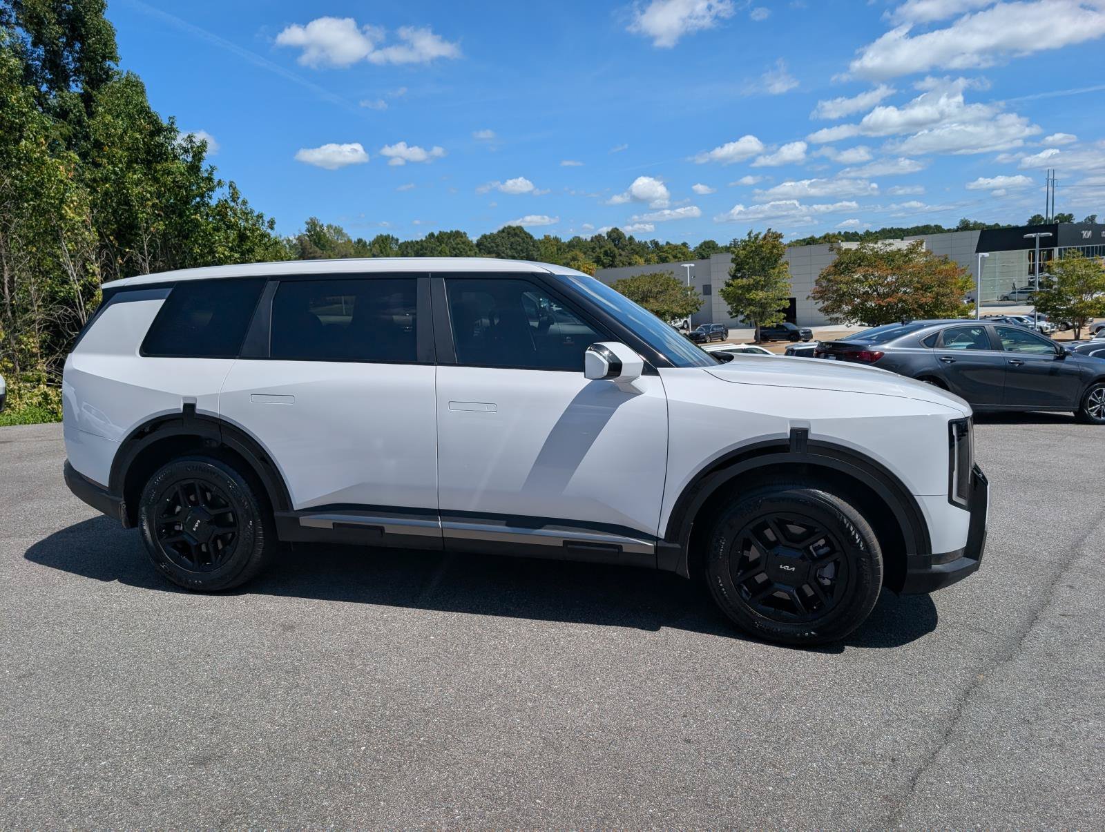 2027 Kia Telluride LX - Photo 6