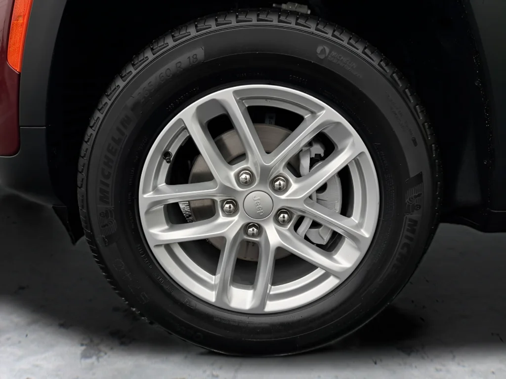 New 2026 Velvet Red Pearl-Coat Exterior Paint Jeep Laredo image 30