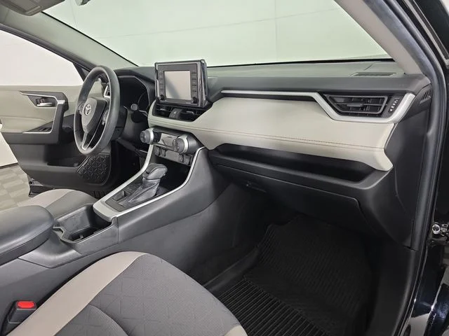 Used 2022 Midnight Black Metallic Toyota XLE image 29