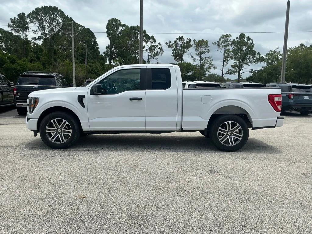 Used 2023 White Ford XL image 4