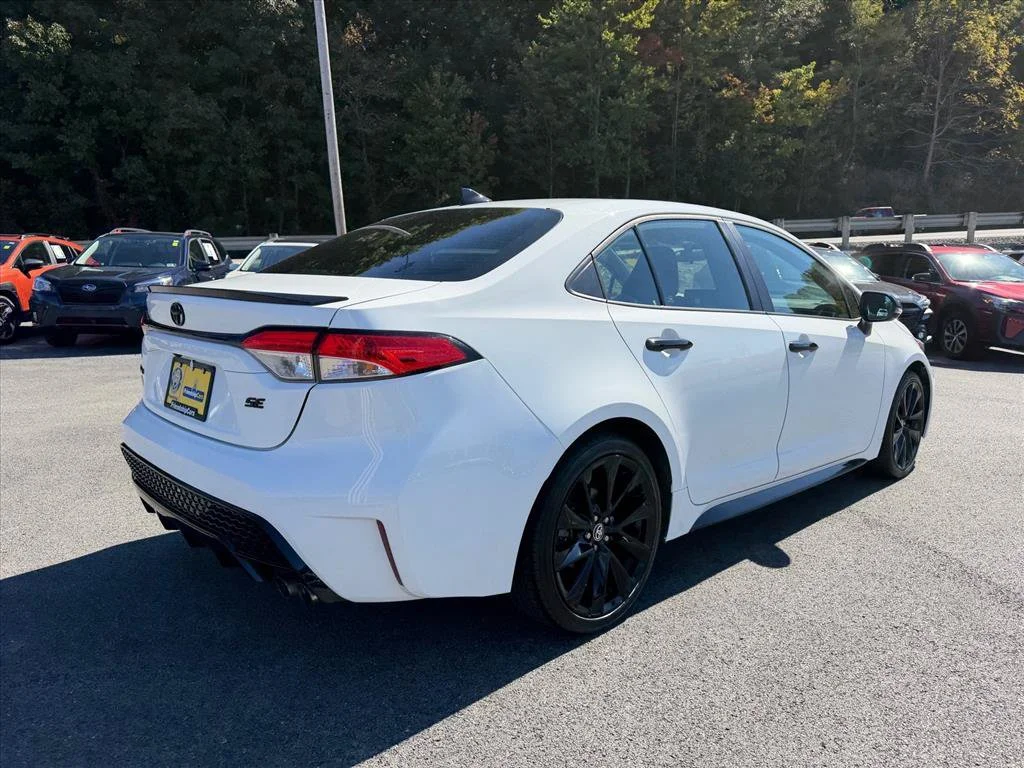 Used 2022 White Toyota SE Nightshade image 13