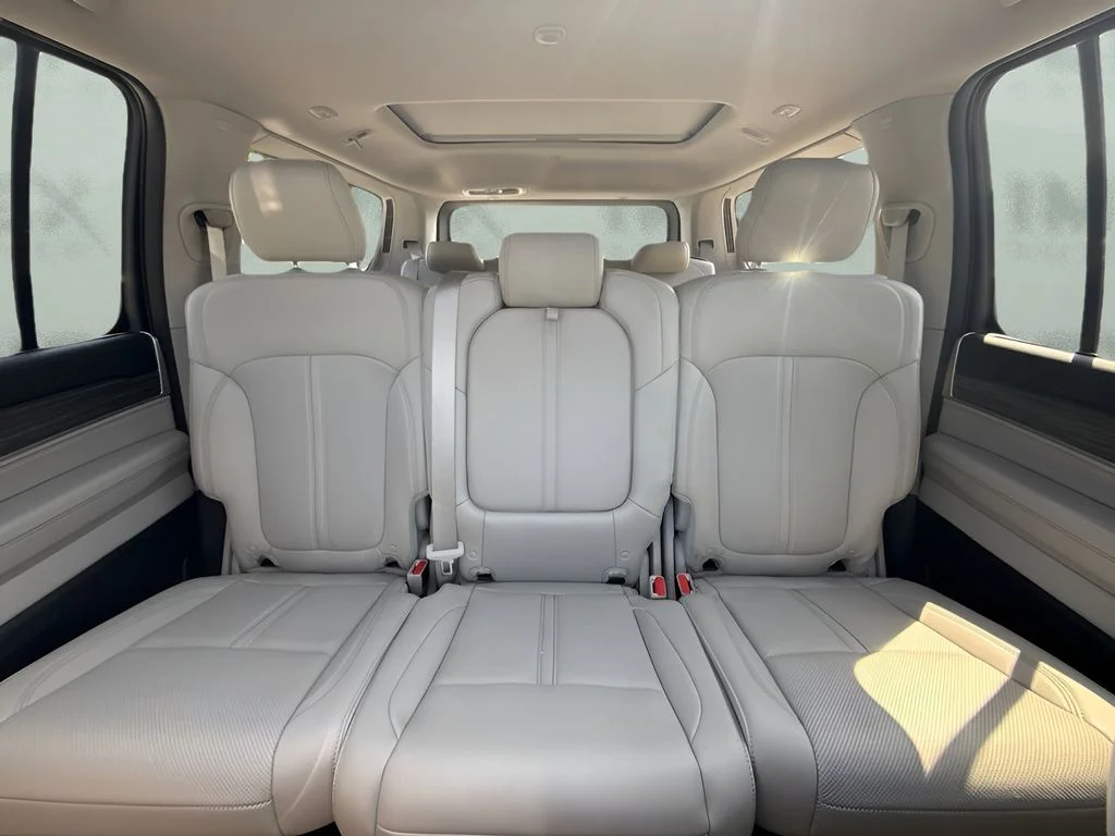 Used 2024 White Jeep Series III image 11