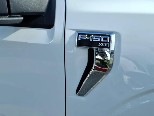 Used 2025 Oxford White Ford XLT image 5