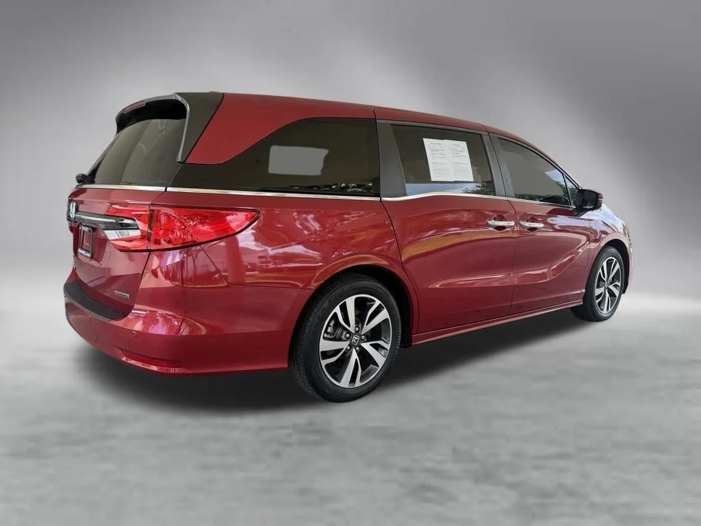 Used 2023 Red Honda Touring image 3