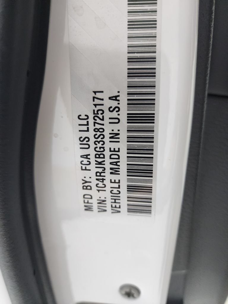 Certified Used 2025 White Jeep Limited image 31