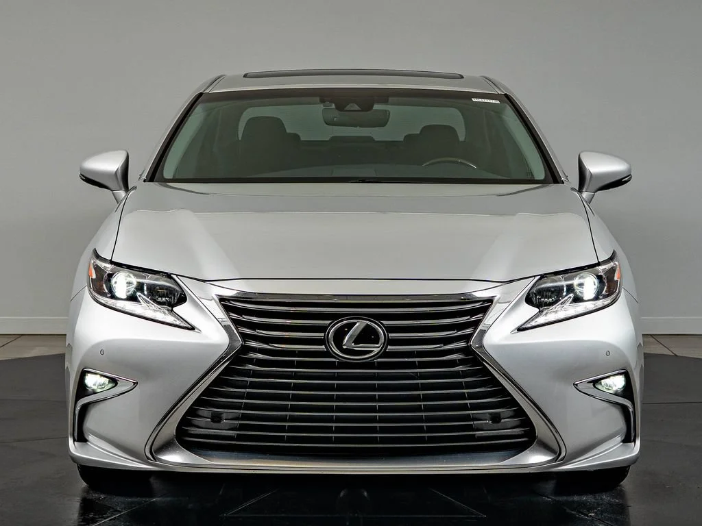 Used 2018 Silver Lexus 350 image 2