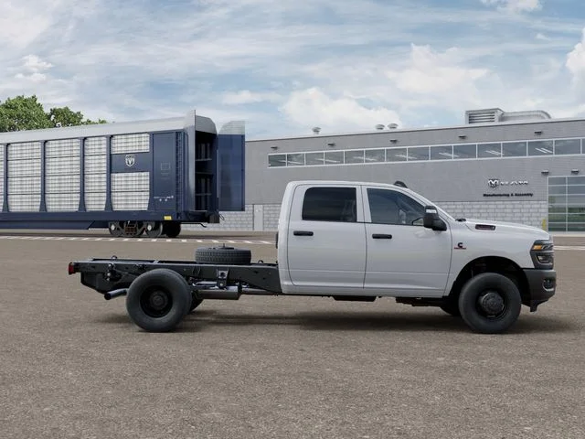 New 2026 Bright White Clear-Coat Exterior Paint RAM Tradesman image 22