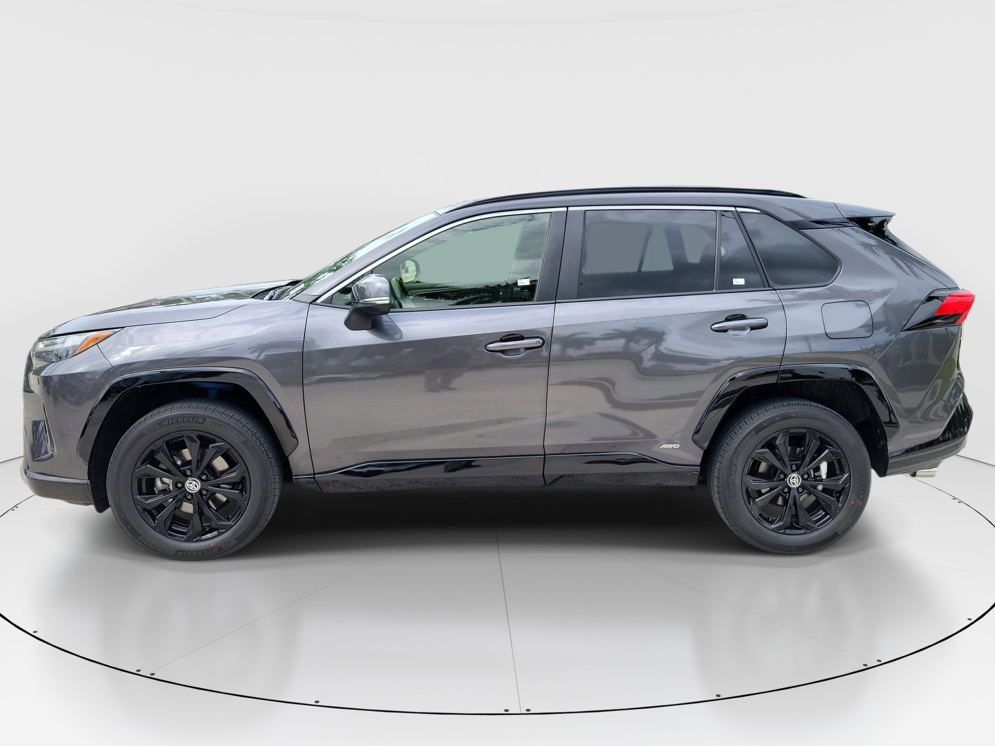 Used 2024 Magnetic Gray Metallic Toyota SE image 4