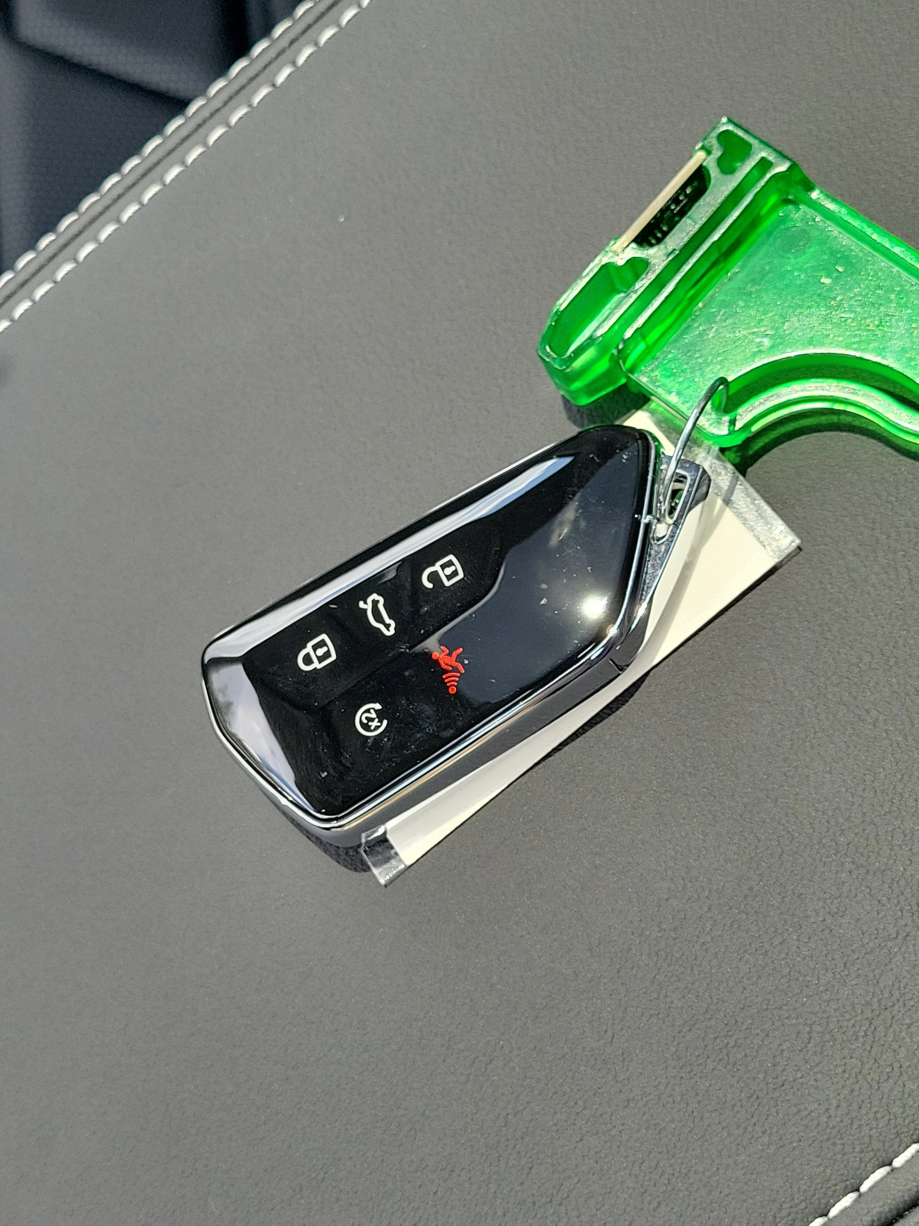 New 2026 Gray Volkswagen SE w/Technology image 28