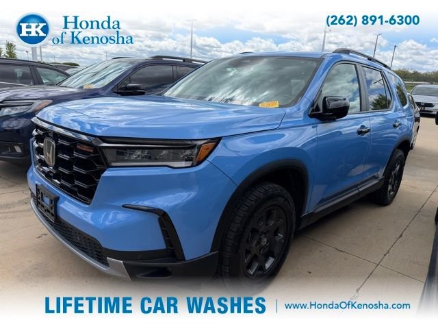 2025 Honda Pilot TrailSport AWD's photo