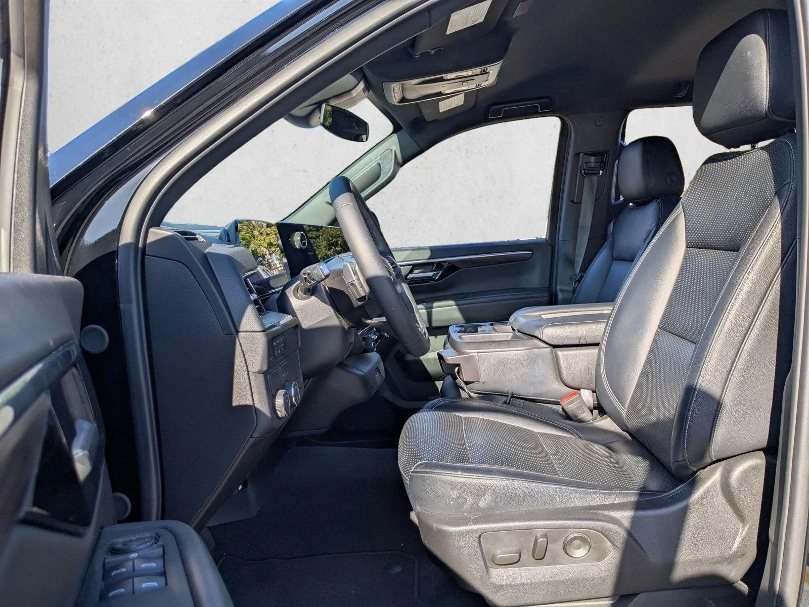 Used 2025 Black Chevrolet LS image 11