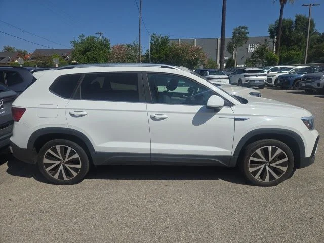 Used 2023 White Volkswagen 1.5T SE image 1
