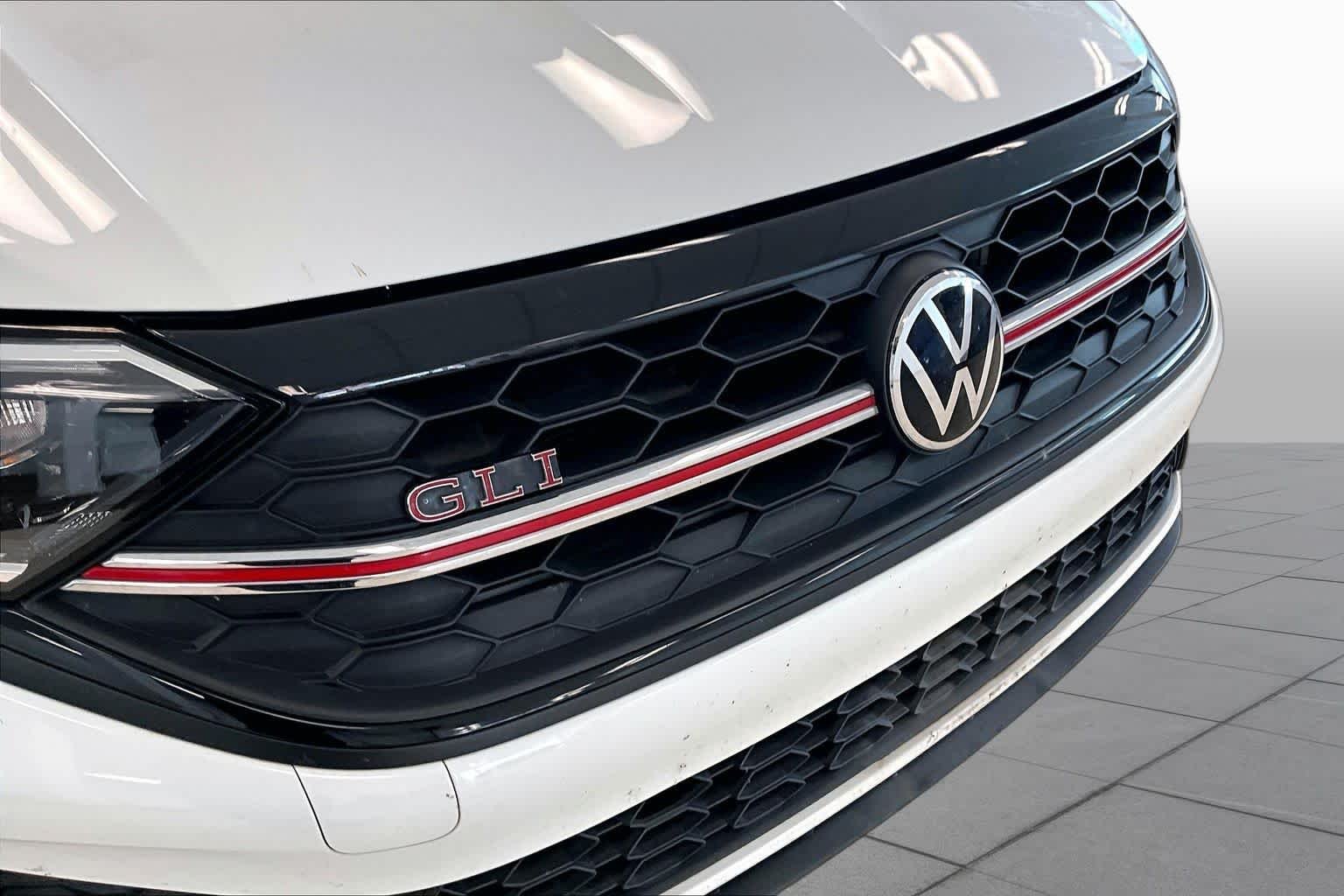 Used 2023 Pure White w/Black Roof Volkswagen Autobahn image 27