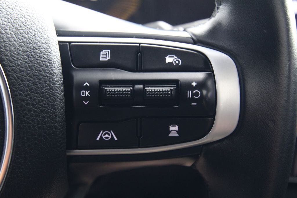 Used 2025 Gray Kia GT-Line image 21