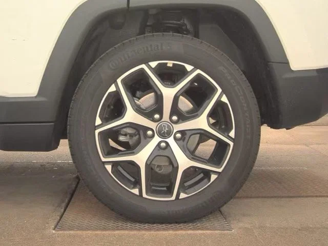Used 2025 White Jeep Limited image 20