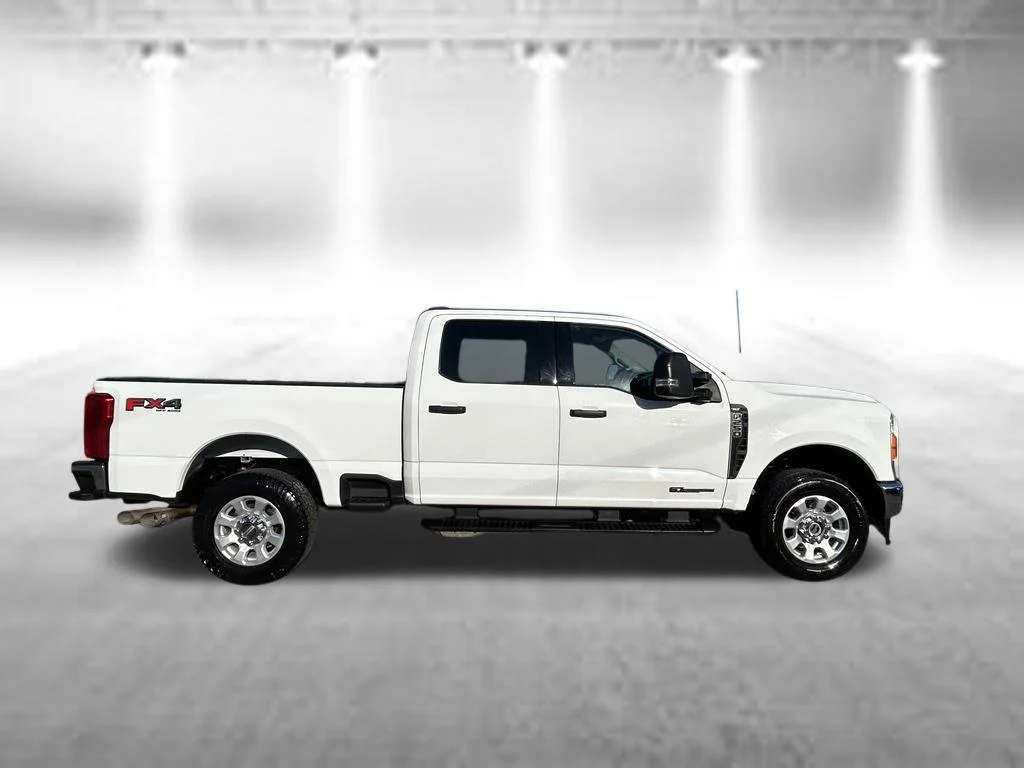 Used 2023 White Ford XLT image 3
