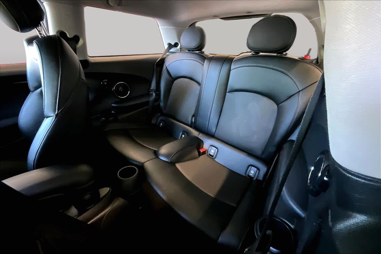 Used 2018 Thunder Grey Metallic MINI Cooper S image 21