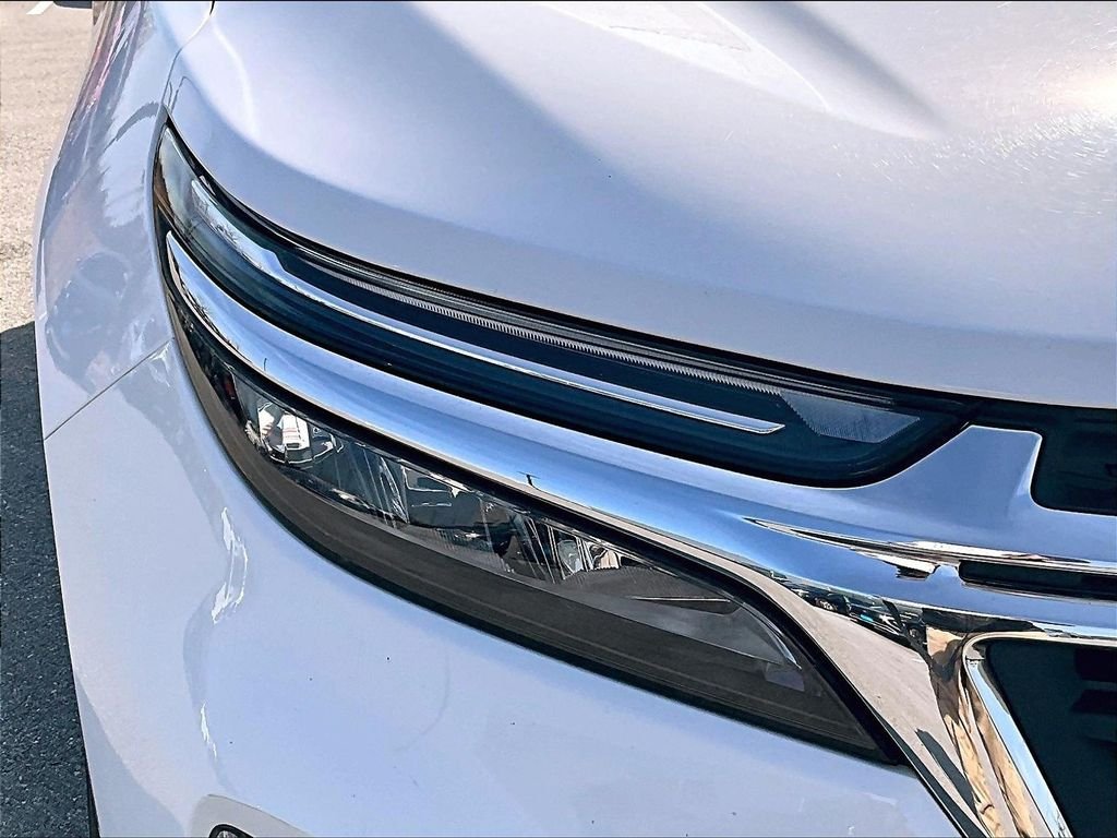 Used 2024 White Chevrolet LT image 30