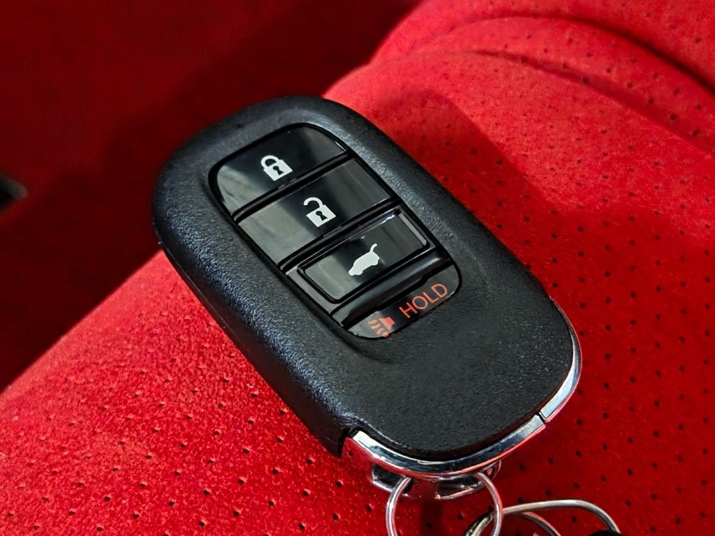 Used 2025 White Honda  image 36
