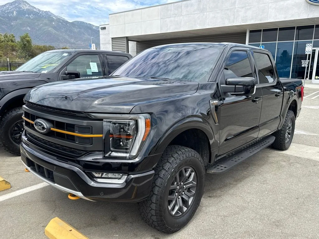 Used 2022 Black Metallic Ford Tremor image 4