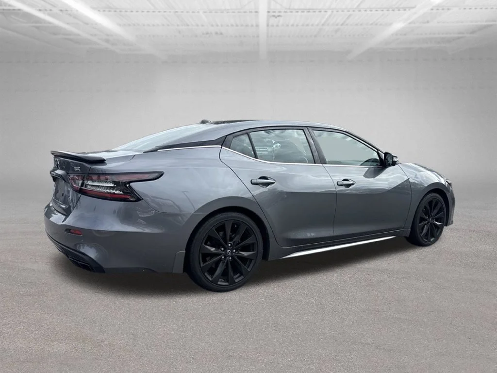 Used 2023 Gray Nissan SR image 3