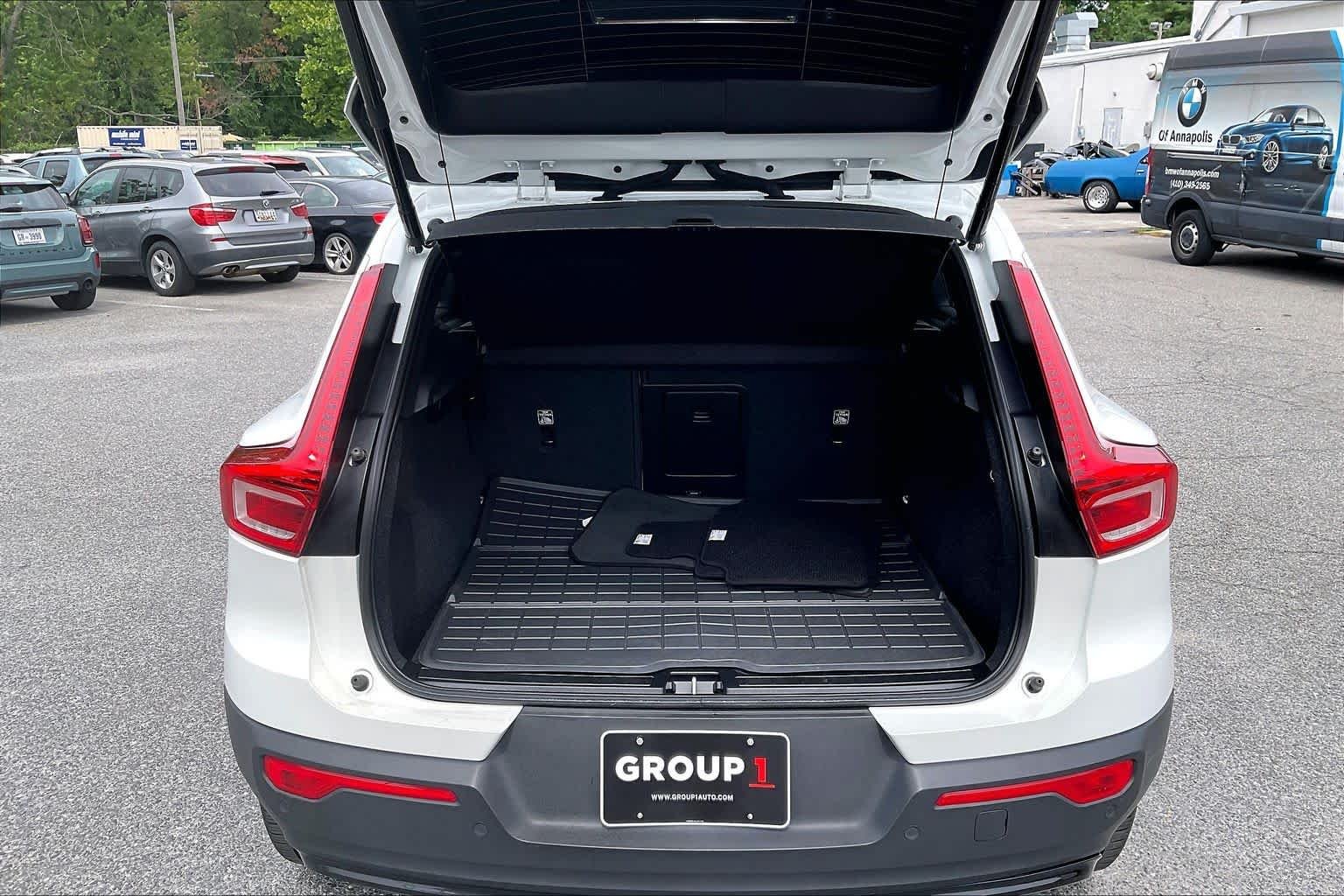 Used 2023 Crystal White Metallic Volvo Plus Dark Theme image 36