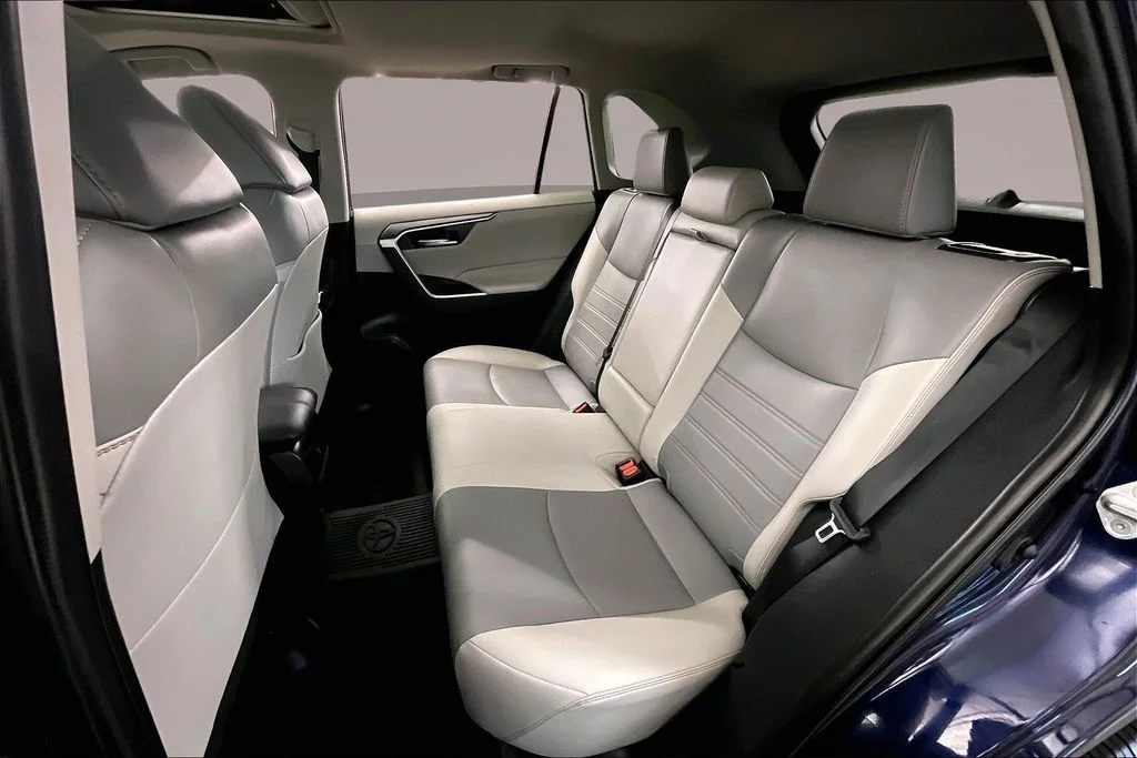 Used 2022 Blue Toyota XLE Premium image 30