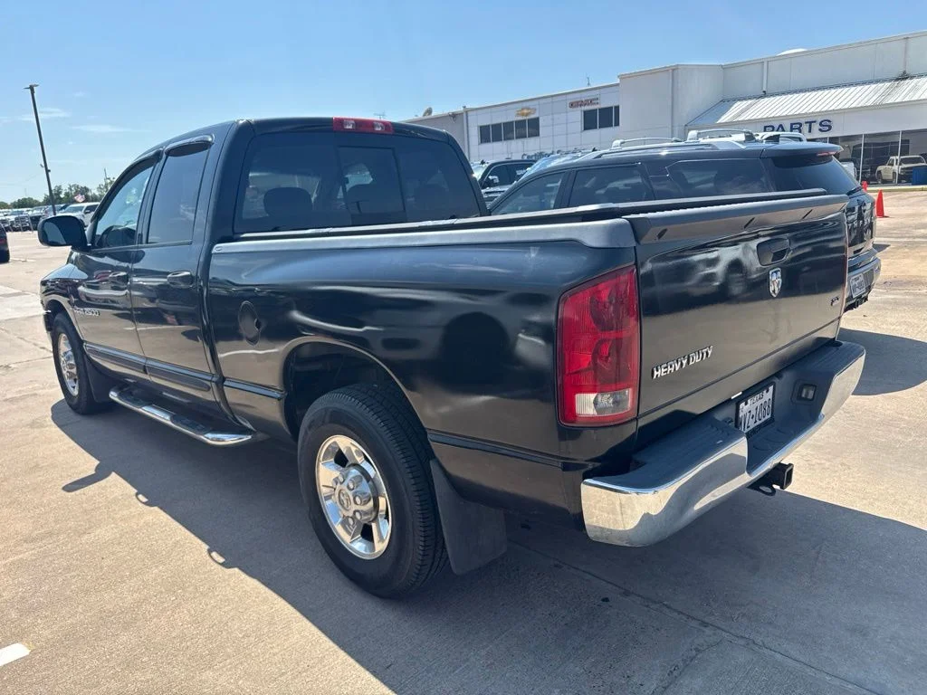 Used 2005 Black Dodge SLT image 3