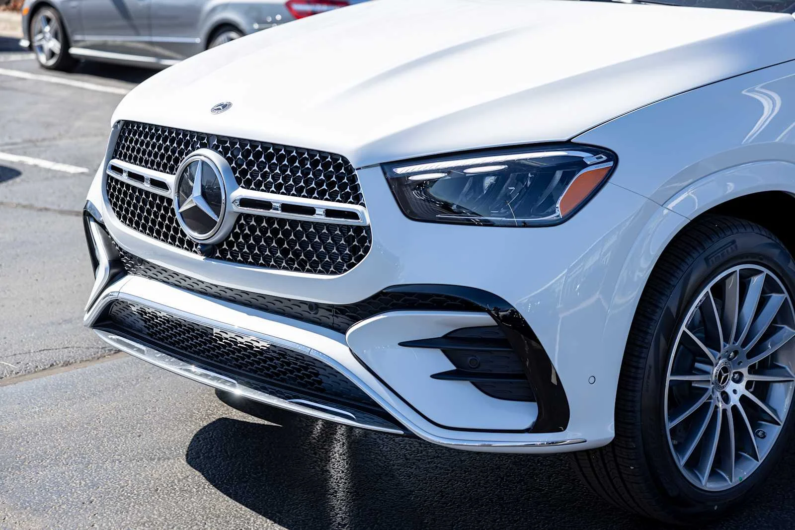 New 2026 MANUFAKTUR Moonlight White Metallic Mercedes-Benz GLE 350 image 32