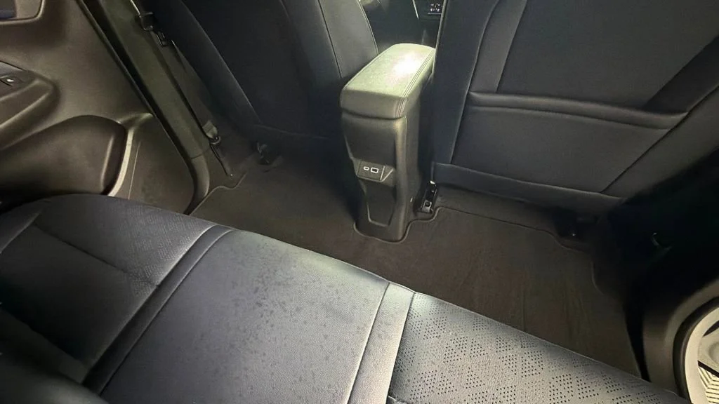 Used 2023 Summit White Chevrolet Premier image 30
