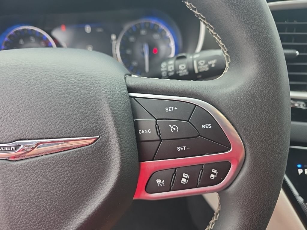 Used 2023 White Chrysler Touring L image 18