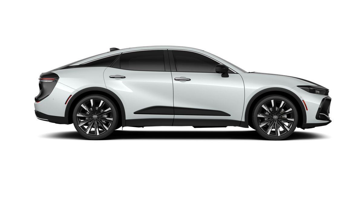 New 2026 Oxygen White with Black bi-tone Toyota Platinum image 12