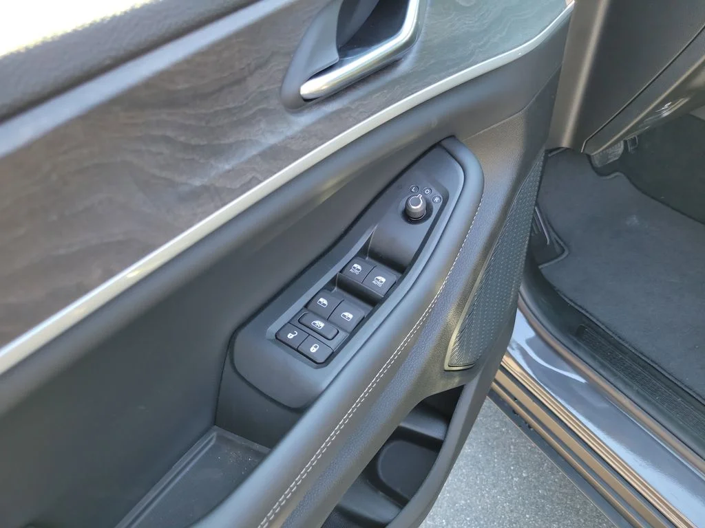 New 2026 Baltic Gray Metallic Clearcoat Jeep Altitude image 7